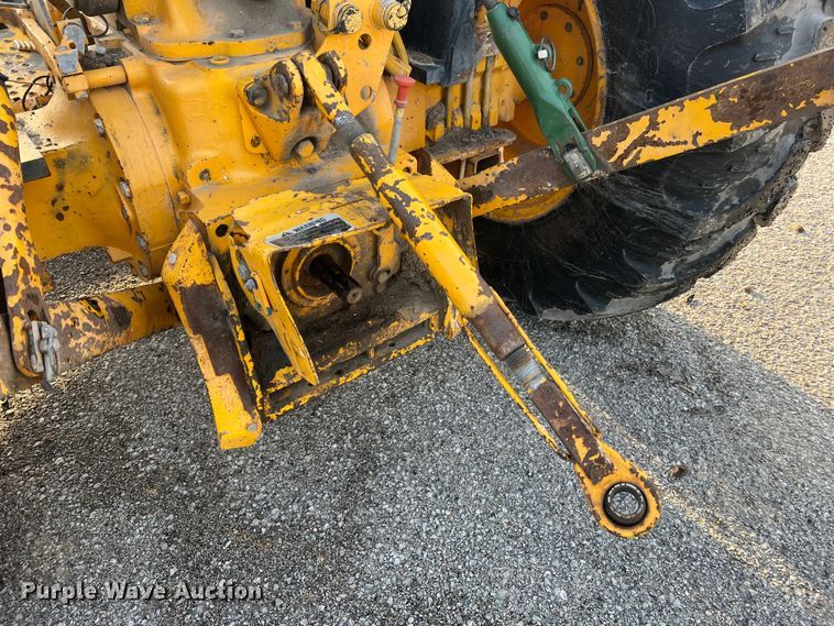 image for item JU9663 John Deere 2355  tractor