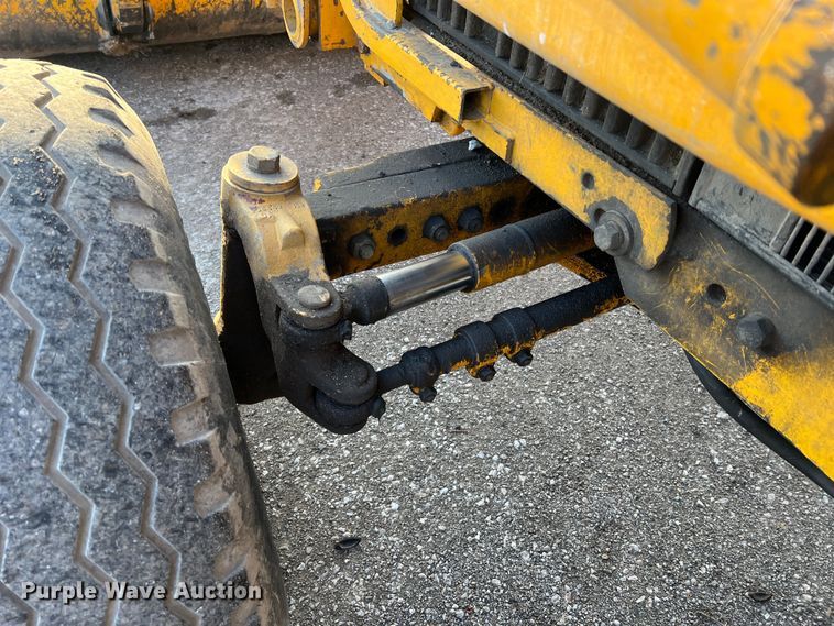 image for item JU9663 John Deere 2355  tractor