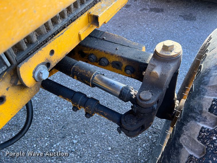 image for item JU9663 John Deere 2355  tractor