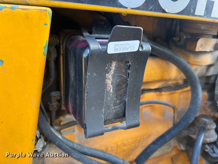 image for item JU9663 John Deere 2355  tractor