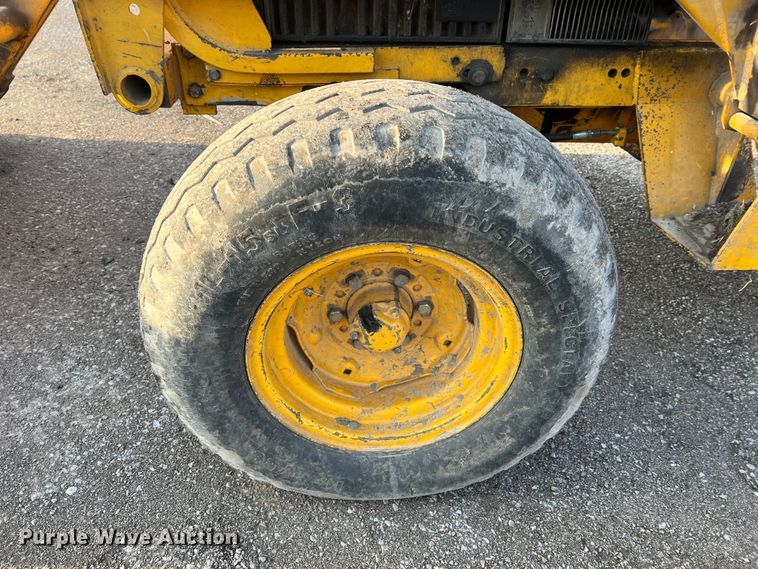 image for item JU9663 John Deere 2355  tractor