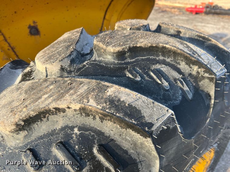 image for item JU9663 John Deere 2355  tractor