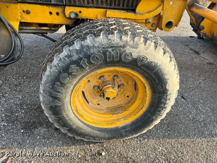 image for item JU9663 John Deere 2355  tractor