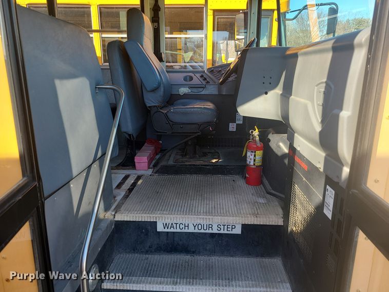 image for item JW9738 2007 IC PB105  school bus