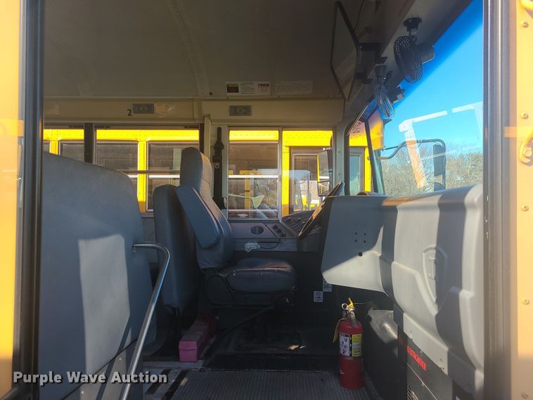 image for item JW9738 2007 IC PB105  school bus