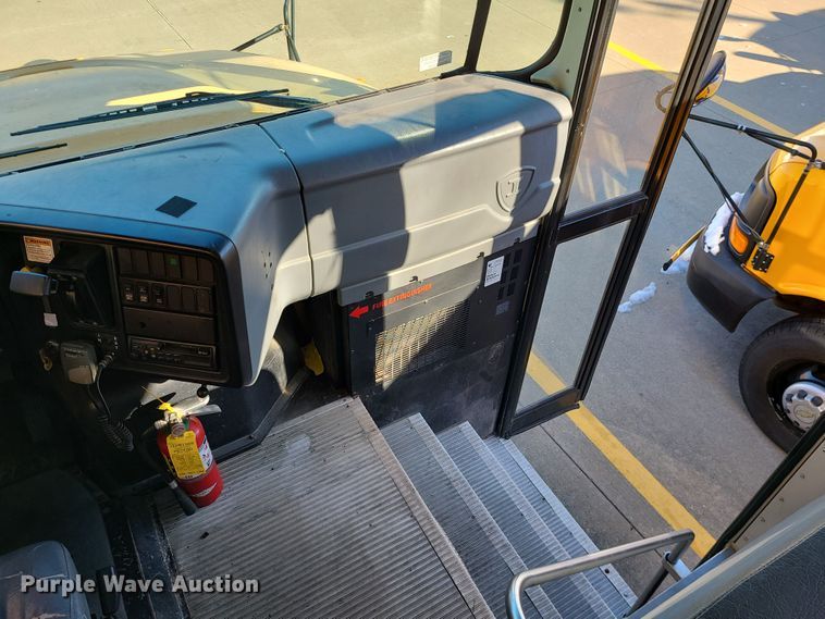 image for item JW9738 2007 IC PB105  school bus