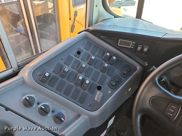 image for item JW9738 2007 IC PB105  school bus