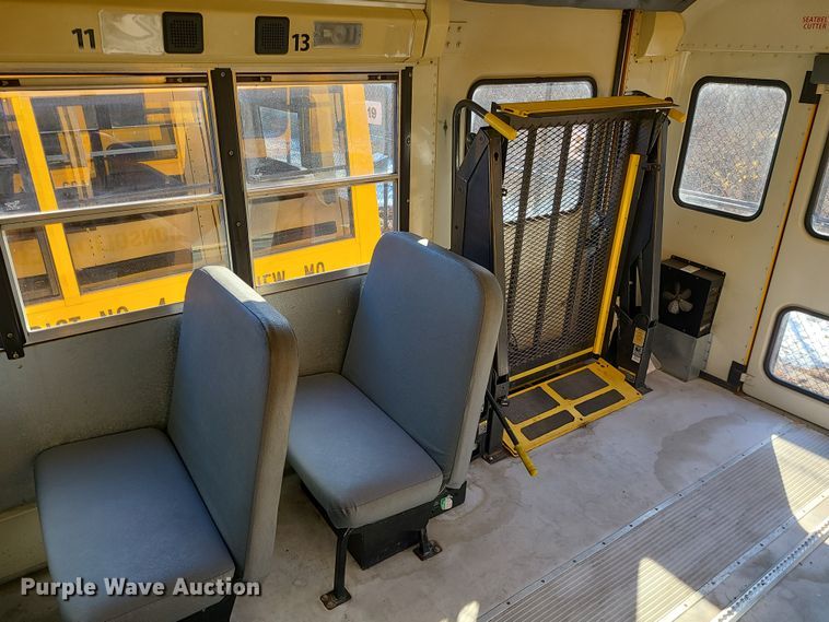 image for item JW9738 2007 IC PB105  school bus