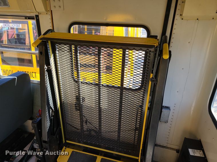 image for item JW9738 2007 IC PB105  school bus