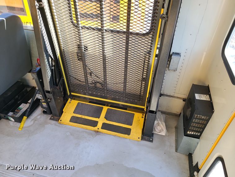 image for item JW9738 2007 IC PB105  school bus