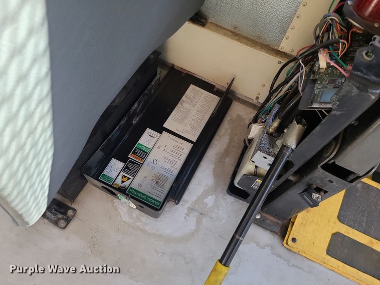 image for item JW9738 2007 IC PB105  school bus