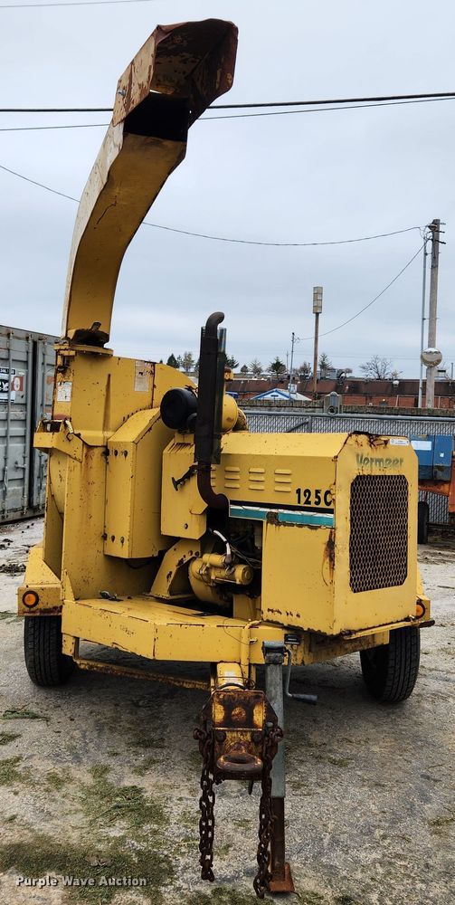 image for item KT9472 1994 Vermeer 1250BC  wood chipper