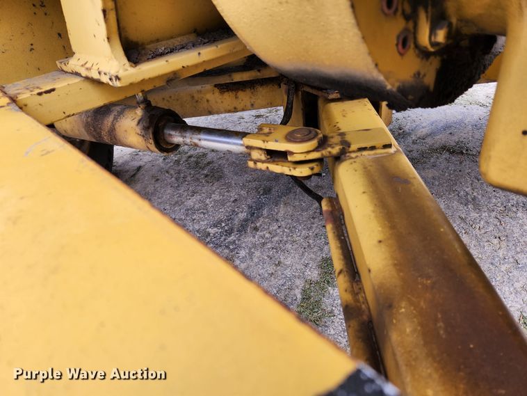 image for item KT9472 1994 Vermeer 1250BC  wood chipper