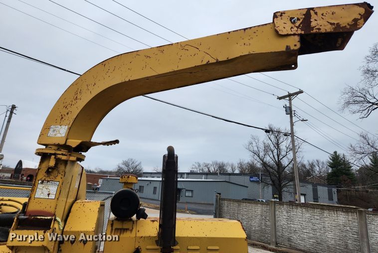 image for item KT9472 1994 Vermeer 1250BC  wood chipper