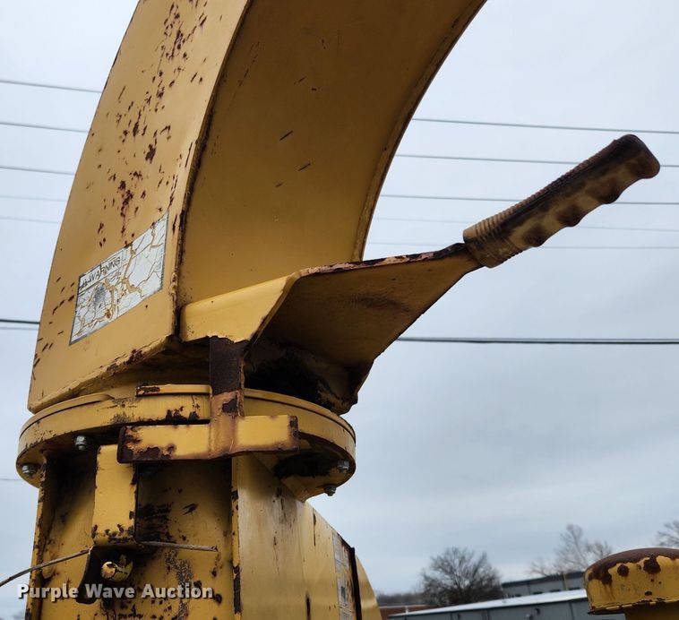 image for item KT9472 1994 Vermeer 1250BC  wood chipper