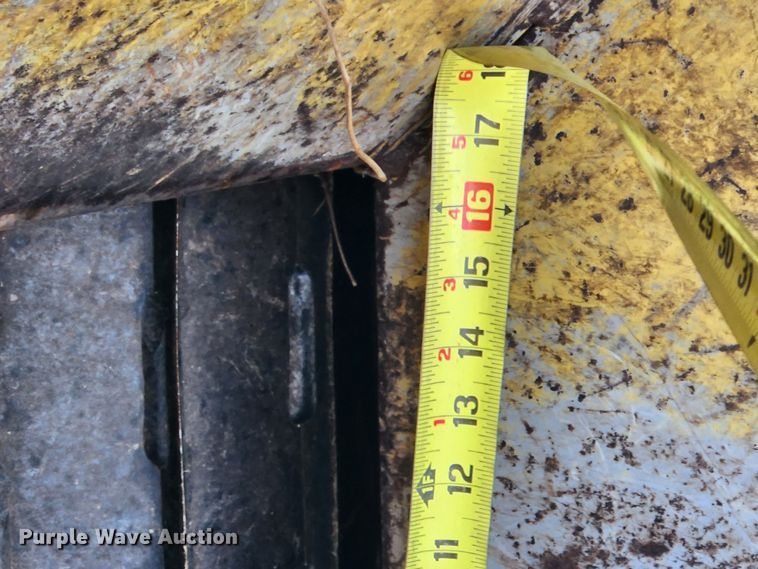 image for item KT9472 1994 Vermeer 1250BC  wood chipper