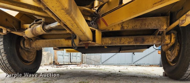 image for item KT9472 1994 Vermeer 1250BC  wood chipper