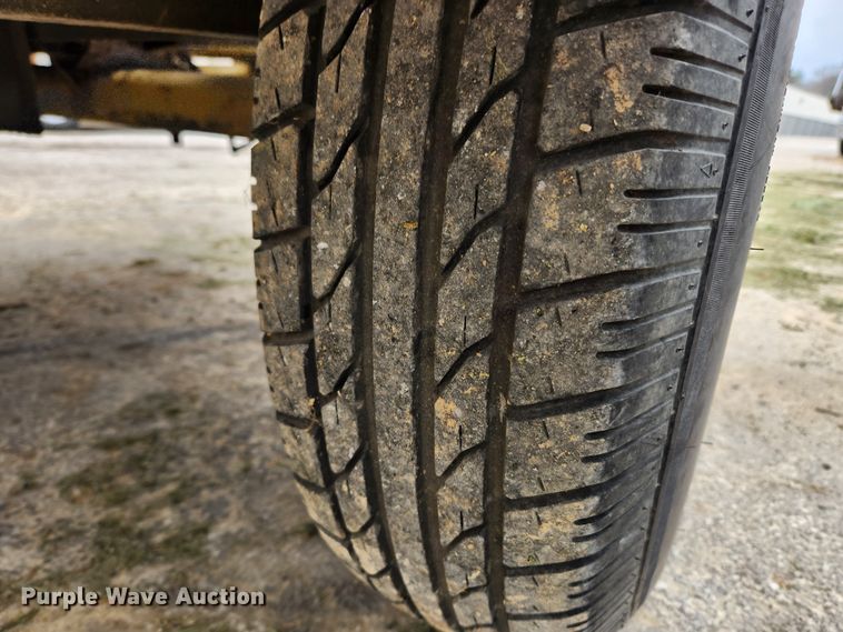 image for item KT9472 1994 Vermeer 1250BC  wood chipper