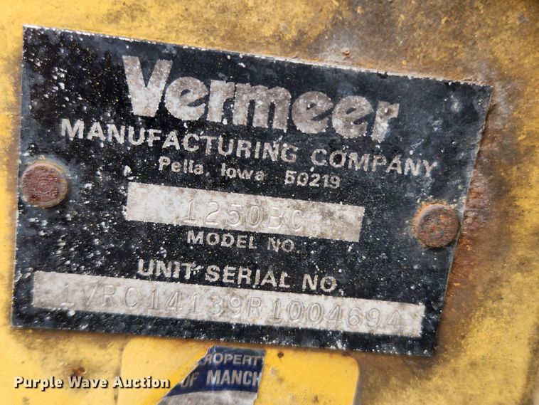 image for item KT9472 1994 Vermeer 1250BC  wood chipper