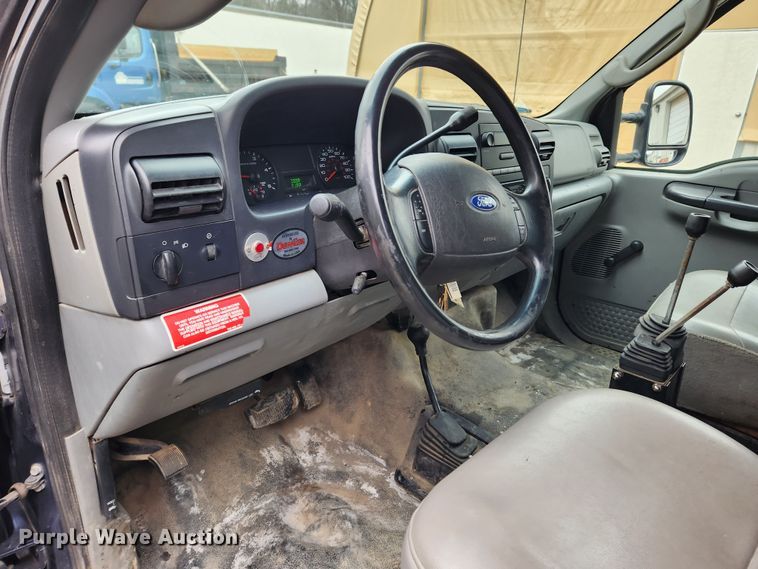 image for item KT9474 2007 Ford F450 Super Duty XL  dump flatbed truck