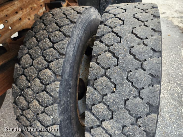 image for item KT9474 2007 Ford F450 Super Duty XL  dump flatbed truck