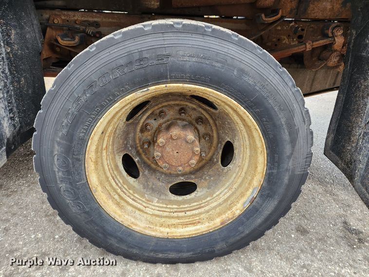 image for item KT9474 2007 Ford F450 Super Duty XL  dump flatbed truck