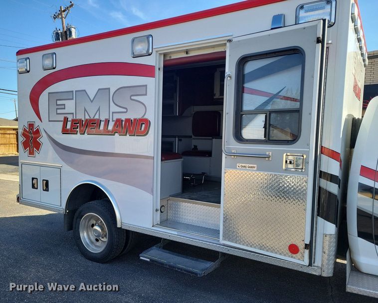 image for item LG9484 2011 Dodge Ram 4500HD  ambulance