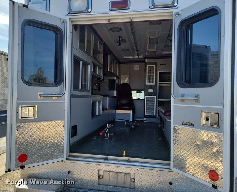 image for item LG9484 2011 Dodge Ram 4500HD  ambulance