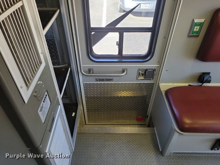 image for item LG9484 2011 Dodge Ram 4500HD  ambulance