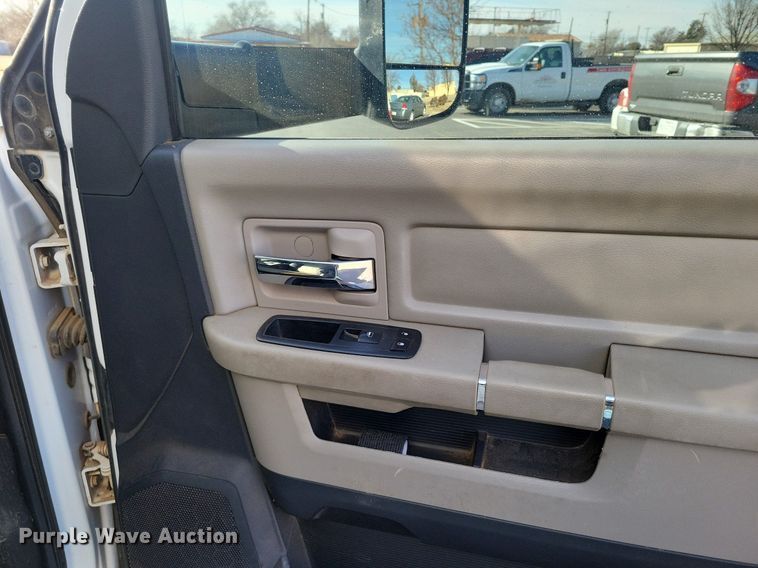 image for item LG9484 2011 Dodge Ram 4500HD  ambulance