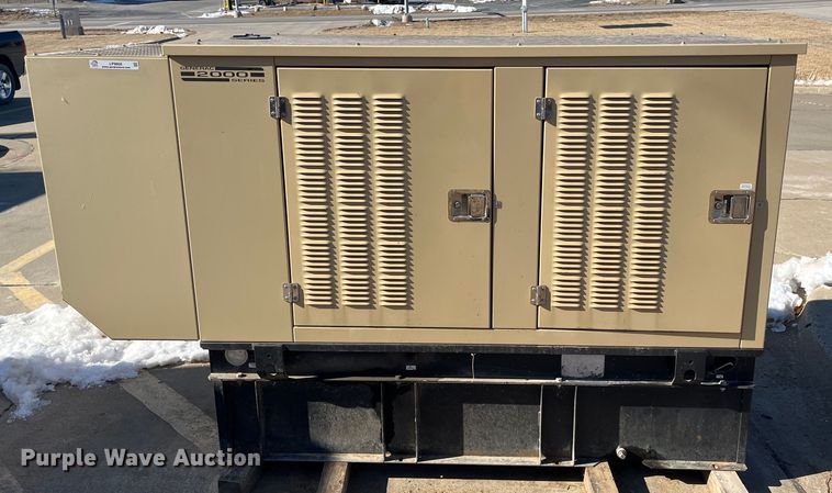 image for item LP9809 2003 Generac 2000 Series  generator