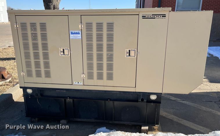 image for item LP9809 2003 Generac 2000 Series  generator