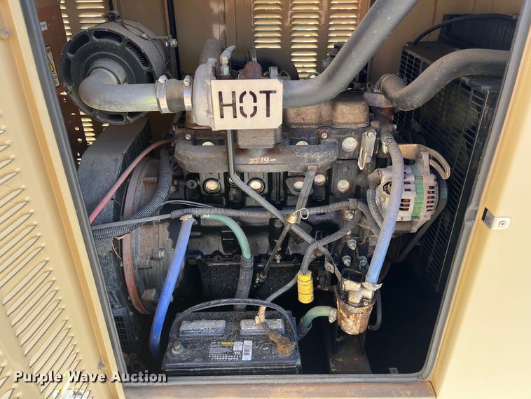 image for item LP9809 2003 Generac 2000 Series  generator