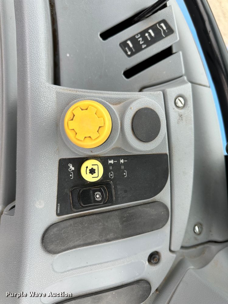 image for item LT9299 2014 New Holland T6.175  MFWD tractor