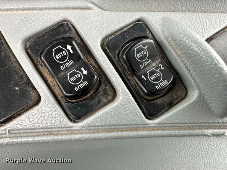 image for item LT9299 2014 New Holland T6.175  MFWD tractor