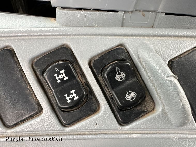 image for item LT9299 2014 New Holland T6.175  MFWD tractor