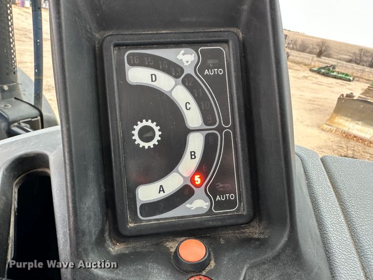 image for item LT9299 2014 New Holland T6.175  MFWD tractor