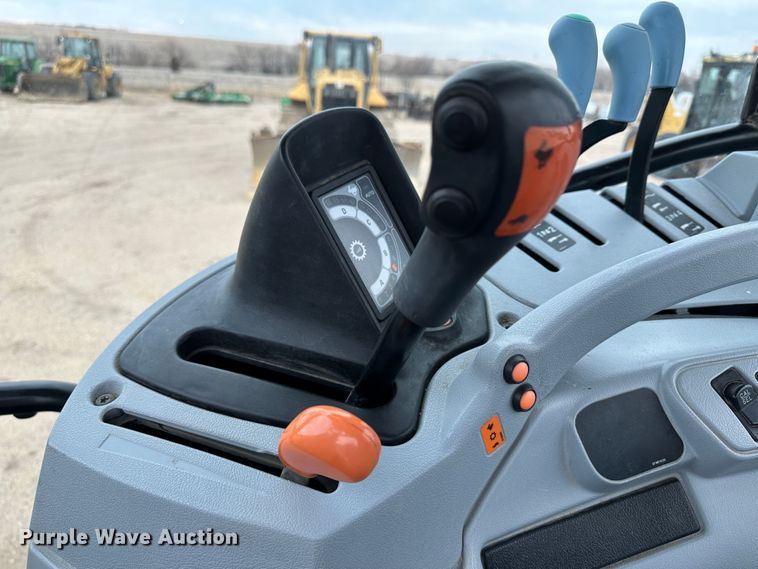 image for item LT9299 2014 New Holland T6.175  MFWD tractor