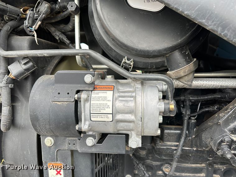 image for item LT9299 2014 New Holland T6.175  MFWD tractor