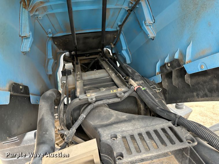 image for item LT9299 2014 New Holland T6.175  MFWD tractor