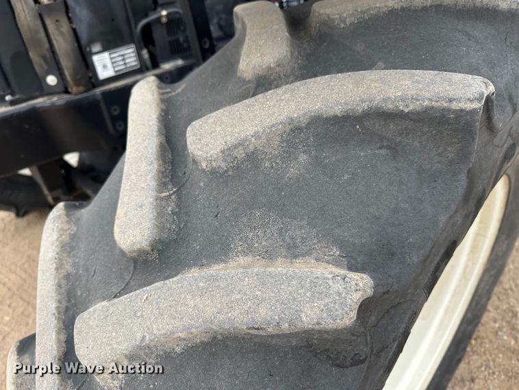 image for item LT9299 2014 New Holland T6.175  MFWD tractor