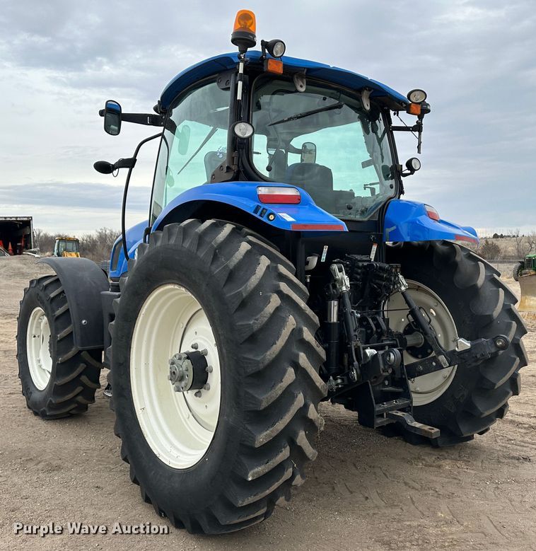 image for item LT9300 2014 New Holland T6.175  MFWD tractor