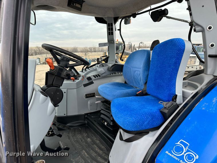 image for item LT9300 2014 New Holland T6.175  MFWD tractor