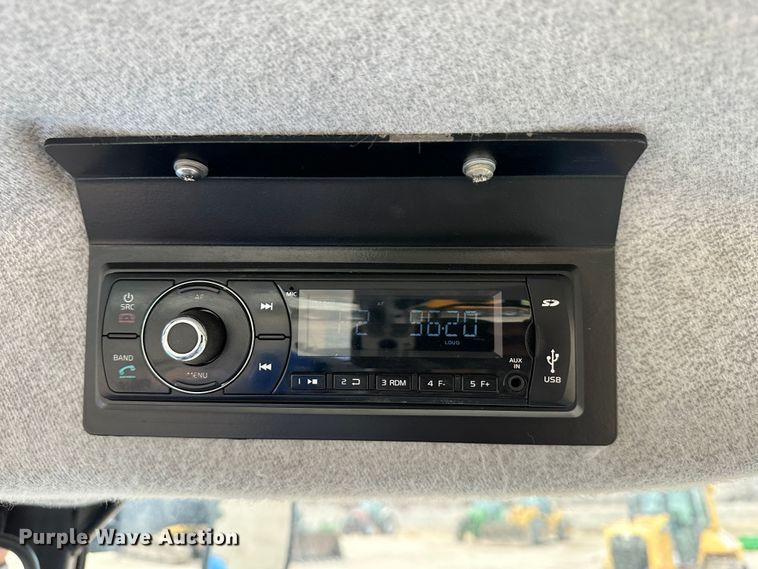 image for item LT9300 2014 New Holland T6.175  MFWD tractor