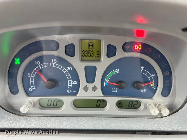 image for item LT9300 2014 New Holland T6.175  MFWD tractor