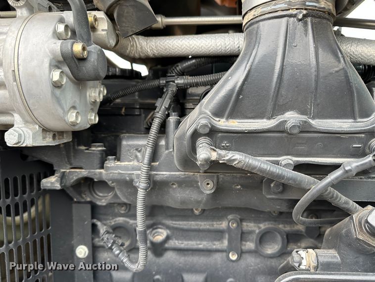 image for item LT9300 2014 New Holland T6.175  MFWD tractor