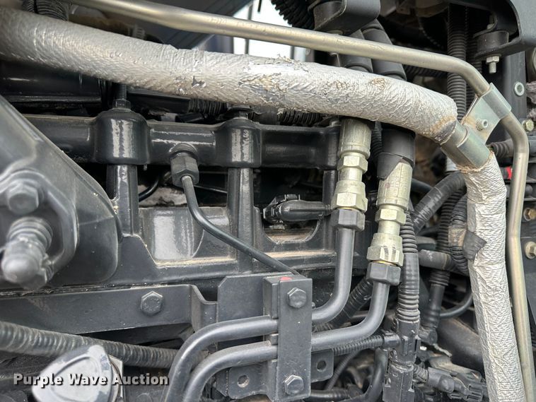 image for item LT9300 2014 New Holland T6.175  MFWD tractor