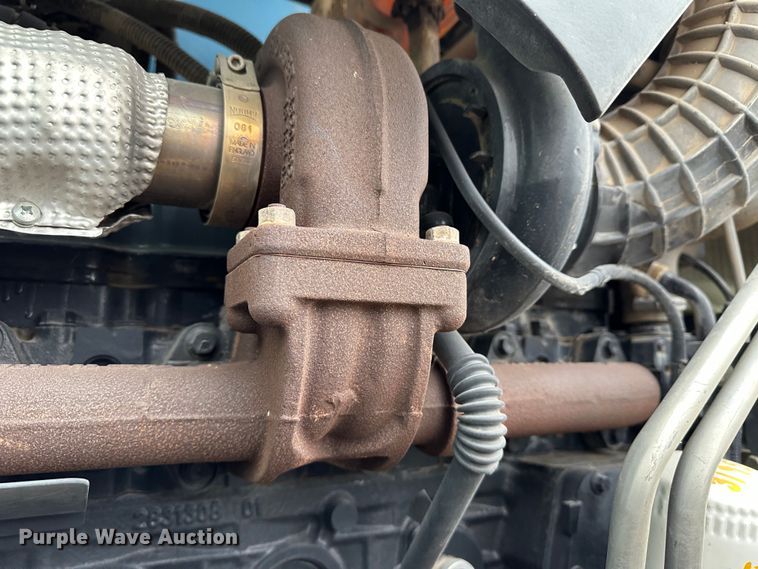 image for item LT9300 2014 New Holland T6.175  MFWD tractor