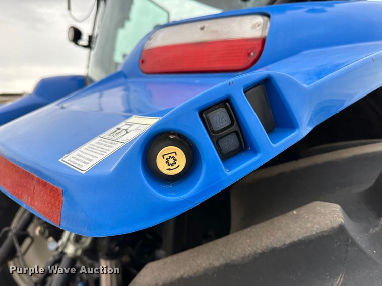 image for item LT9300 2014 New Holland T6.175  MFWD tractor