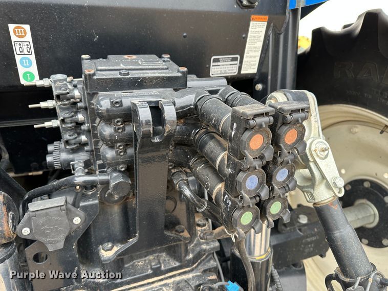 image for item LT9300 2014 New Holland T6.175  MFWD tractor